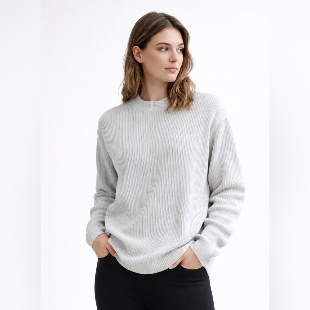 Abercrombie & Fitch Light Gray Crew Neck Sweater